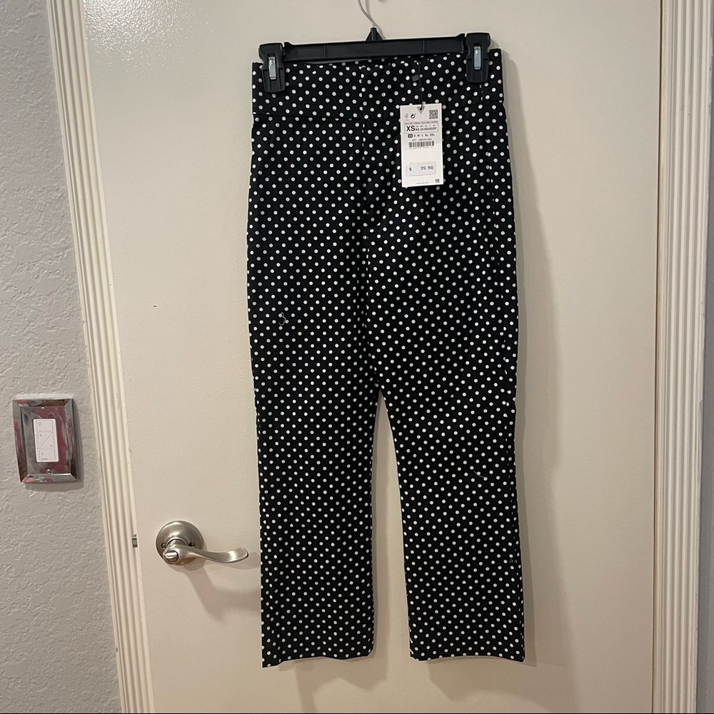 Polka dot cropped ankle pants. Blue and white. New with tags. Zara. Xs.
